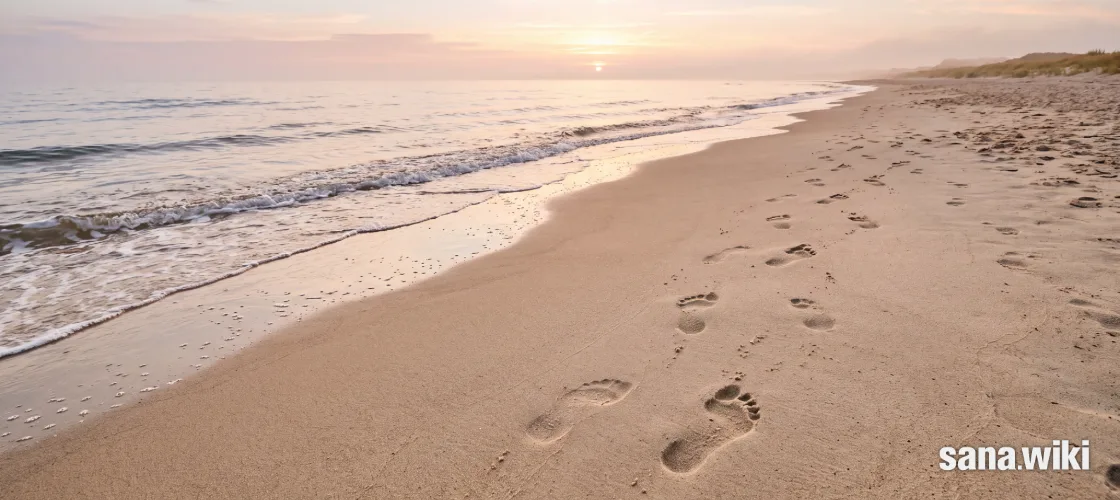 Der Strand gilt in spirituellen Traditionen als Ort der Reinigung, in der Umweltpsychologie als Erholungsraum und in der Energiemedizin als Kraftplatz. Drei Sprachen, ein Erleben. Wer den Strandbesuch bewusst als Meditation gestaltet, muss sich nicht zwischen diesen Deutungen entscheiden — aber es lohnt sich zu wissen, welche Aussage auf welchem Fundament steht.